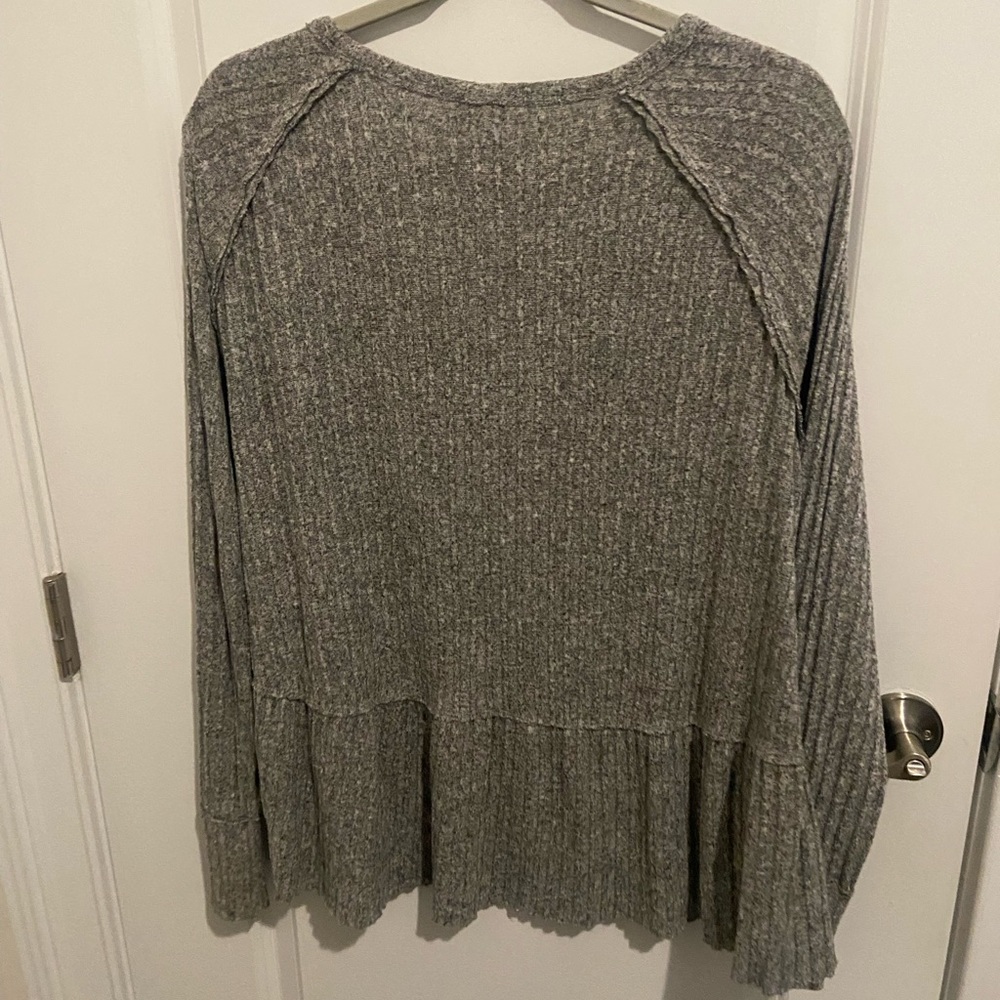 V neck top - Picture 3 of 3